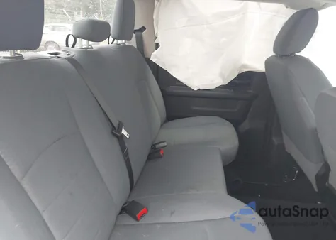 2018 Ram 1500 Express 4X2 5'7 Box из США, поврежденный, VIN 3C6RR6KT1JG137637